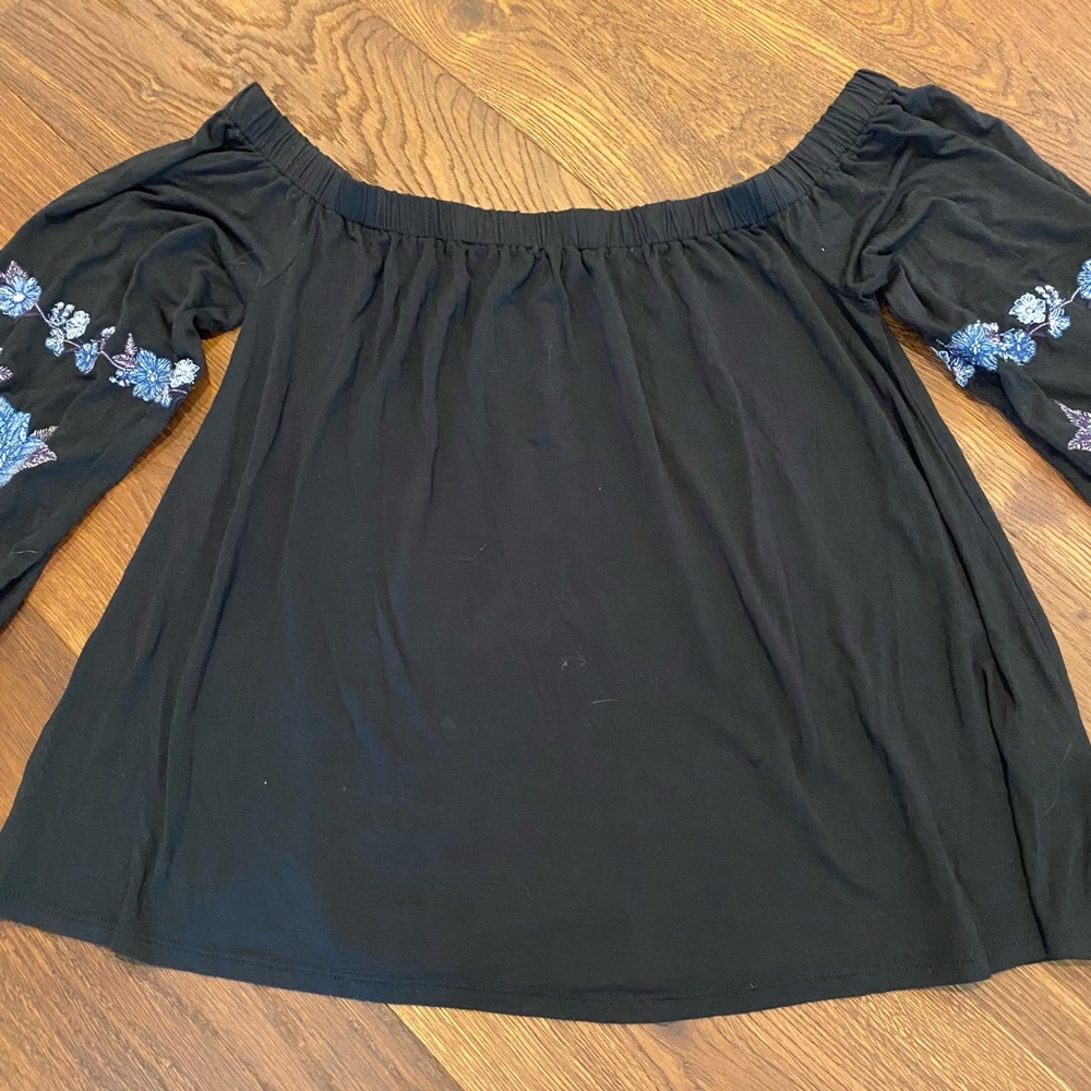 American Eagle Off the Shoulder Long Sleeve